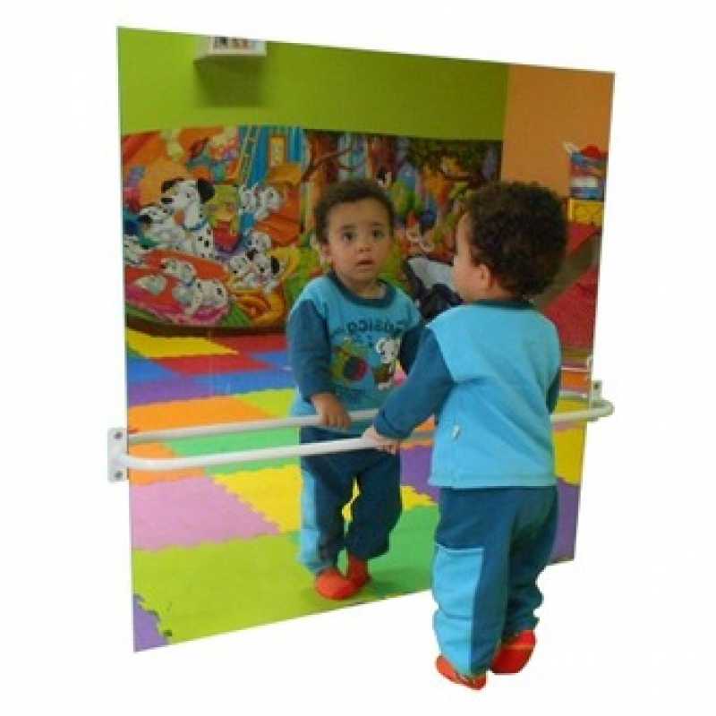 Espelho de Banheiro para Escola Vila São Francisco - Espelho de Acrílico com Barra para Escola